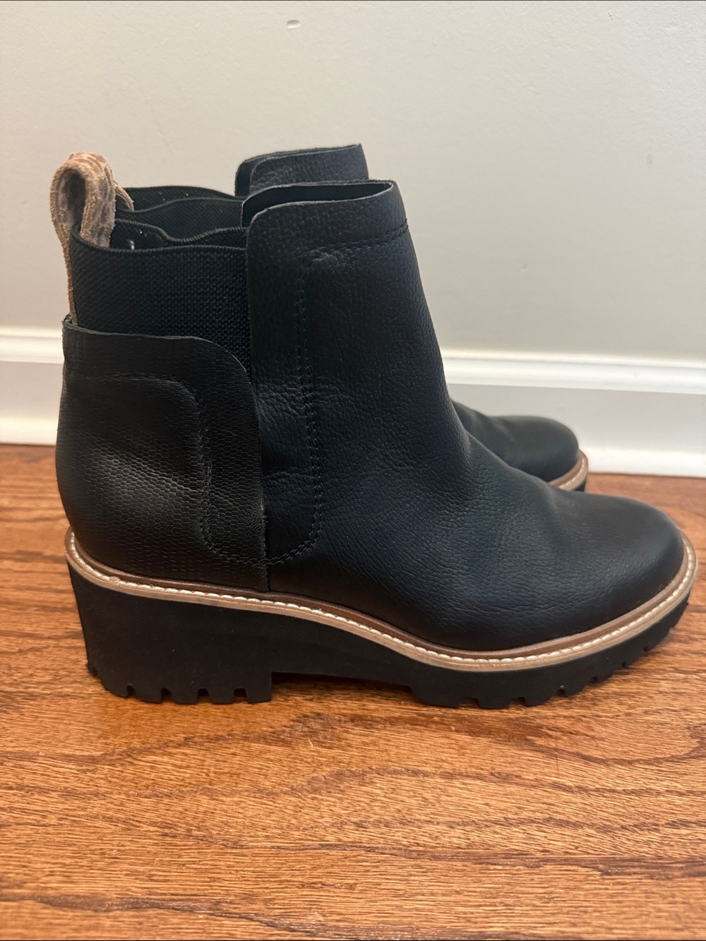 Dolce Vita Black Leather Chelsea Lug Boot Huey H2O - Picture 3 of 10